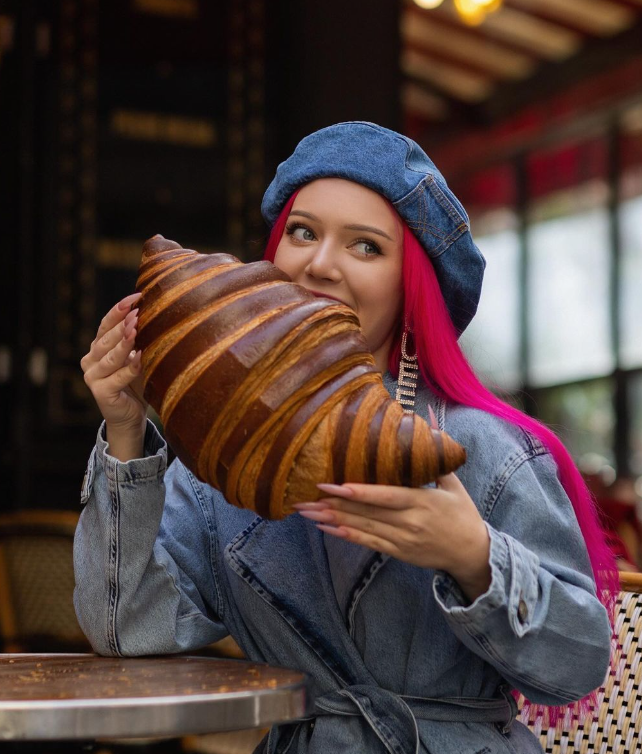 Кэнди Суперстар: Никто не хочет смотреть, как блогер переживает и жалуется на жизнь