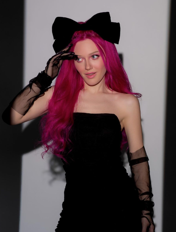 Кэнди Суперстар: Никто не хочет смотреть, как блогер переживает и жалуется на жизнь