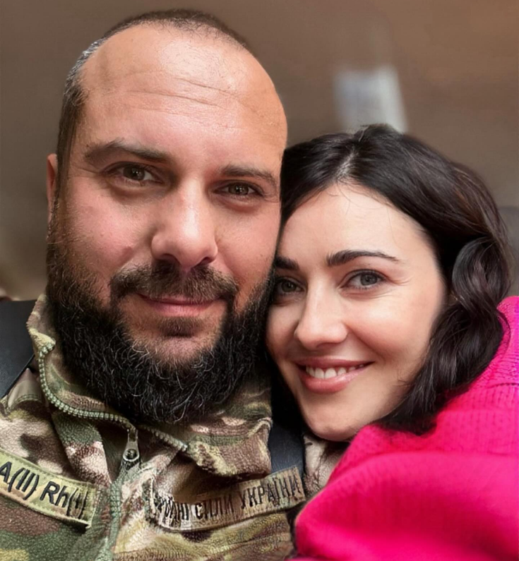 "У нього дві контузії". Соломія Вітвіцька розповіла про коханого-військового