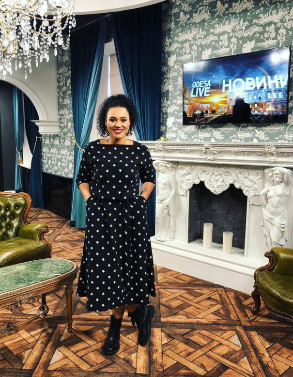 Як живе одеситка Елізабет Анум-Дорхусо з "Фабрики зірок": втекла до РФ та славить"русский мир"