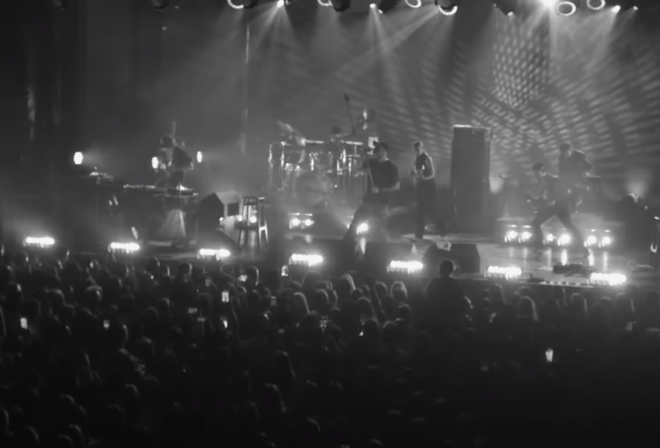 "Нас мама не вчила, як бігти тікати й ховатись". Нова пісня Хливнюка викликає мурахи по шкірі (відео)