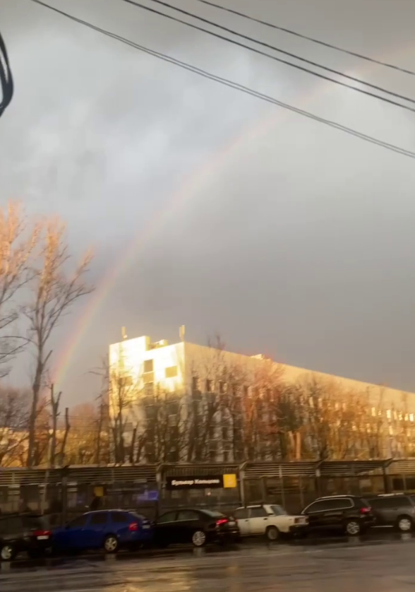 Над Києвом "запалало" небо. Дивіться, що сталося після граду (неймовірні фото)