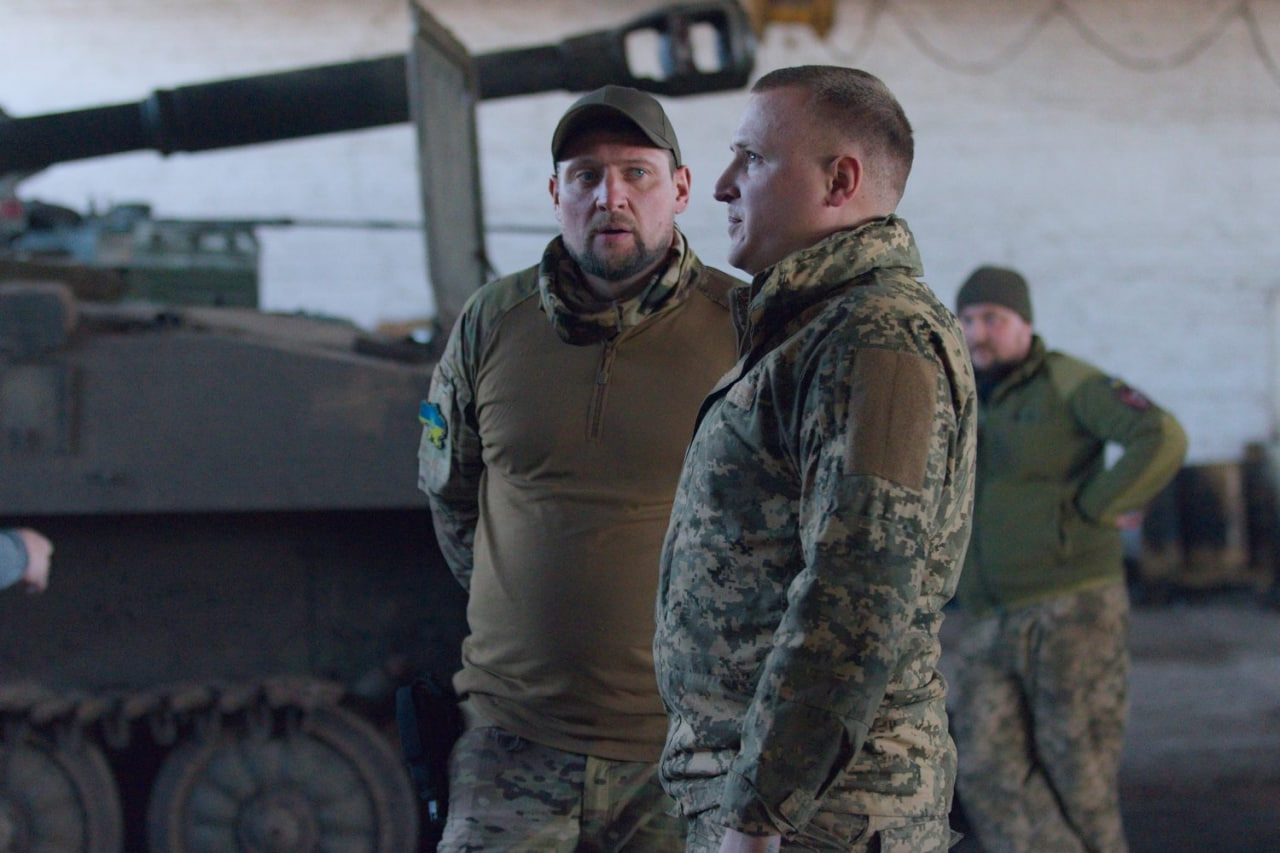 Легенди футболу Селезньов та Мілевський відправилися на Донбас (фото)