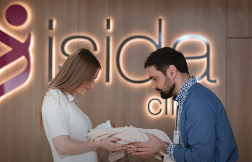 Козловский стал отцом. Первые кадры с малышом (фото, видео)