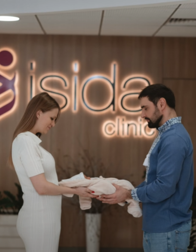 Козловский стал отцом. Первые кадры с малышом (фото, видео)