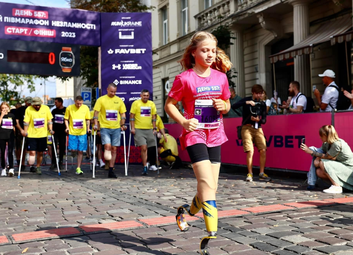 12-летняя украинка на протезах будет бежать марафон в США ради мечты тяжелораненого бойца: невероятная история