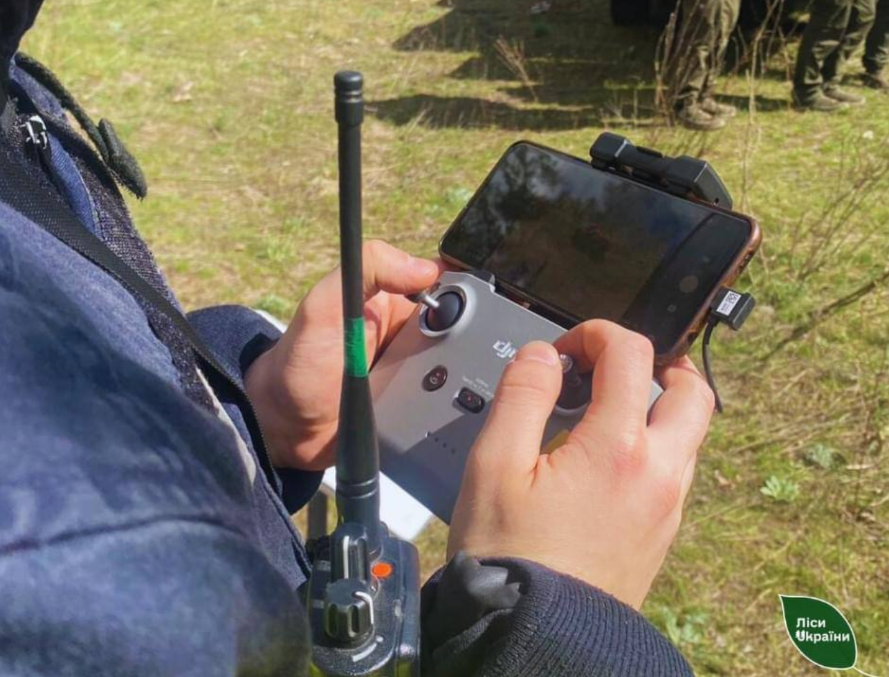 Українцям показали, як тренують пожежників у польових умовах: унікальні фото