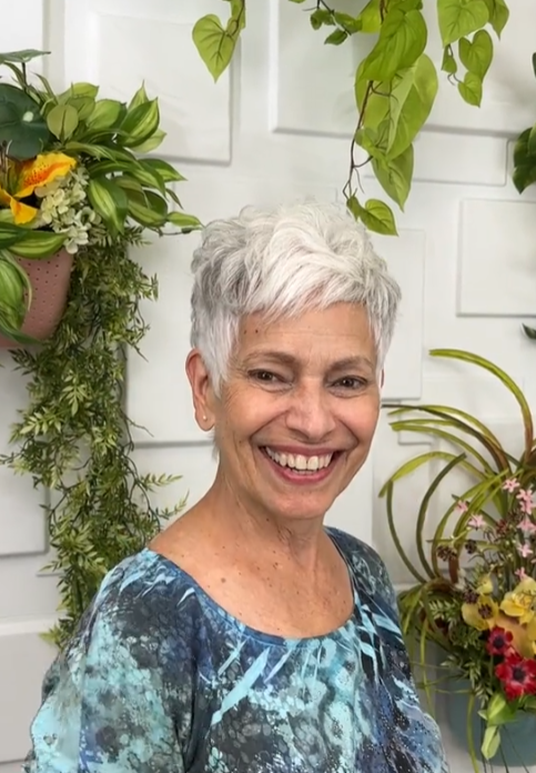 Ця стрижка для жінок після 50 омолодить мінімум на 10 років (відео)