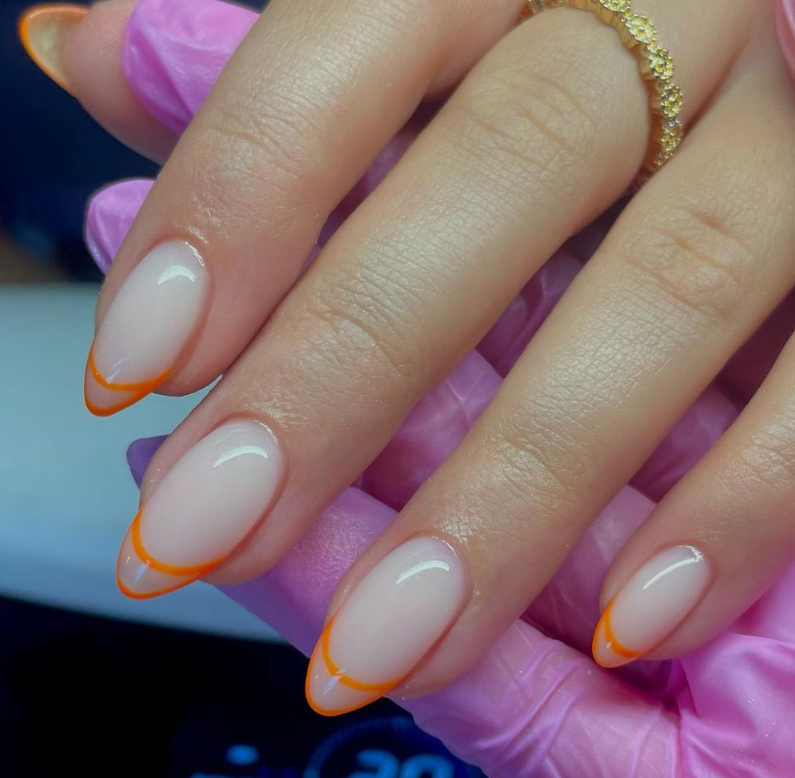 Хит этой весны. Такой маникюр сделает ваши ручки изысканными и "стройными"