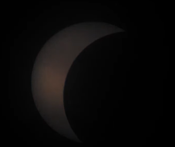 Мир увидел полное солнечное затмение. Невероятный момент сняли на видео