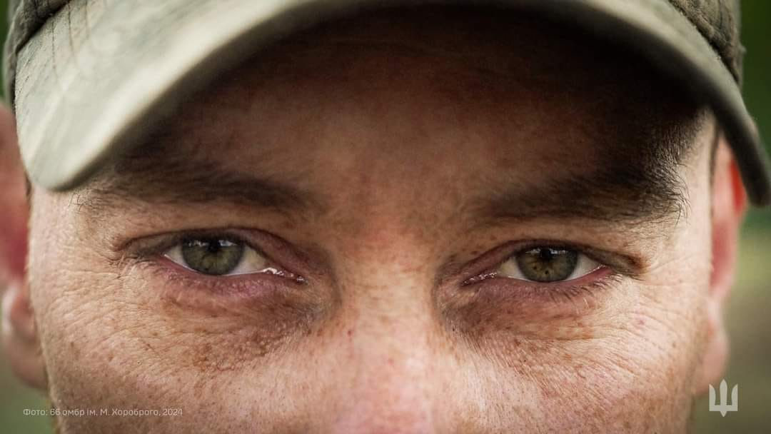"В очах Хоробрих - мужність і відвага". Дивіться кадри з військовими, які захищають Україну