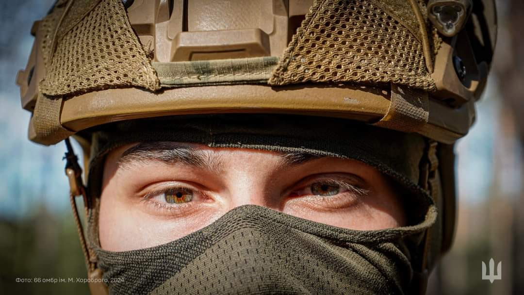 "В очах Хоробрих - мужність і відвага". Дивіться кадри з військовими, які захищають Україну