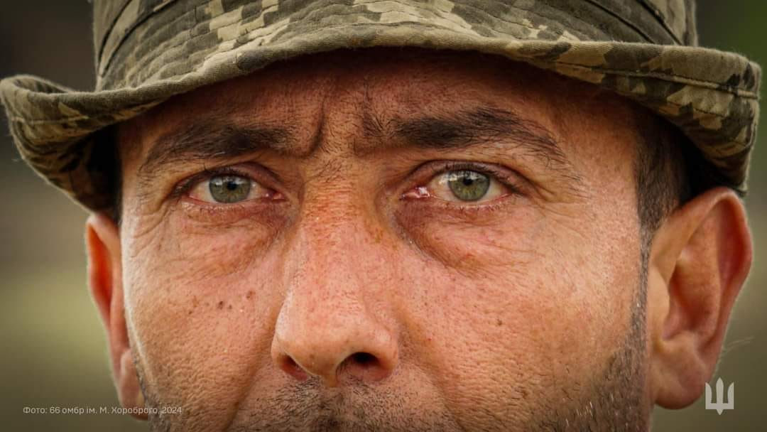 "В очах Хоробрих - мужність і відвага". Дивіться кадри з військовими, які захищають Україну