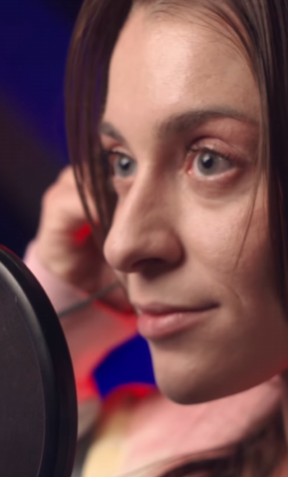 Дантес та зірка кіно для дорослих об'єднались заради "недитячого" відео: деталі