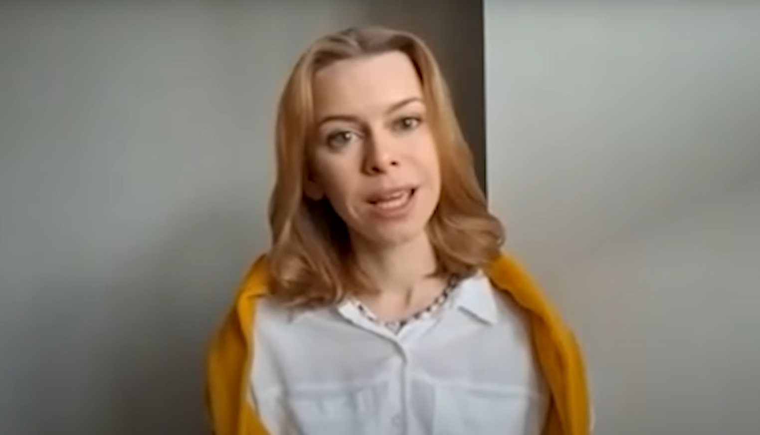 Звезда фильмов "Аврора" и "Женская интуиция" призналась, сколько ей платят за работу официанткой в Канаде