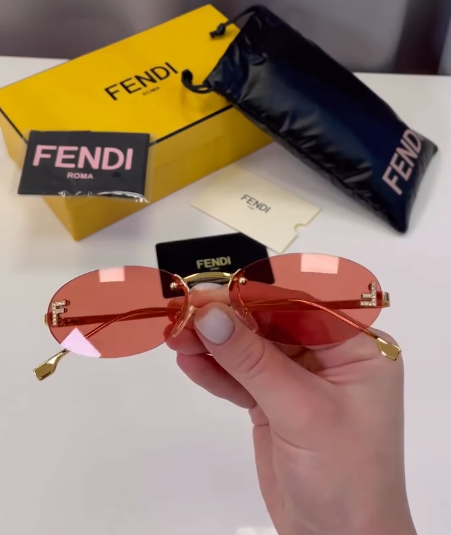 12 найстильніших сонцезахисних окулярів, які перетворять вас на зірку