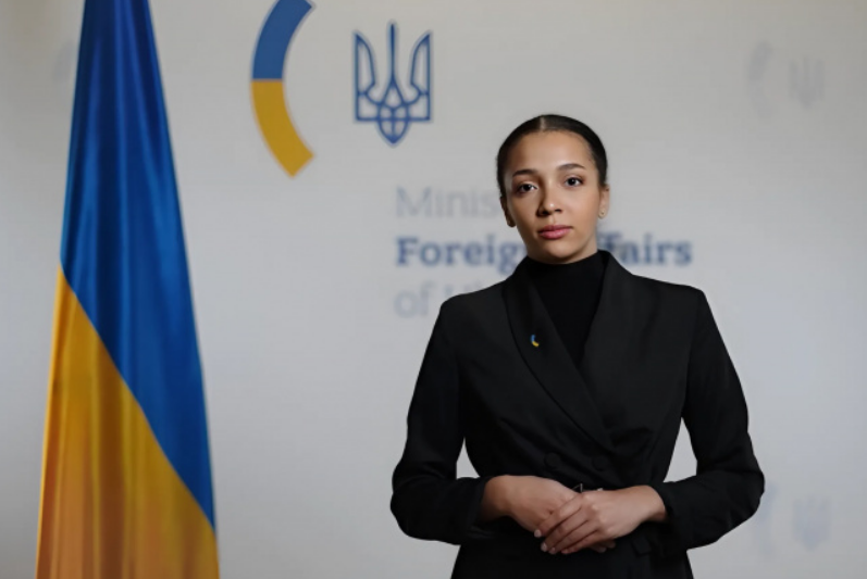 МИД "списало" виртуальную помощницу Викторию Ши со звезды "Холостяка": зачем она нужна и как выглядит