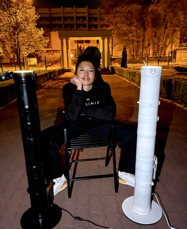 Відома 48-річна ведуча чесно сказала, що думає про усиновлення та чи хоче стати мамою