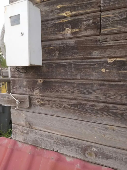 Незвичайну квартиру здають у Києві за 3 тисячі: як виглядає "таунхаус" без води, але з балконом