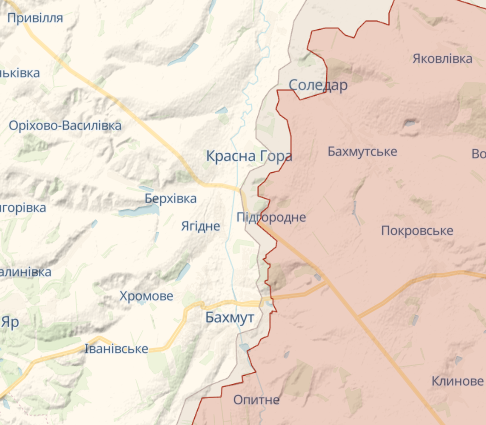 Окупанти встановили вогневий контроль над трасою Бахмут - Соледар, - Арестович