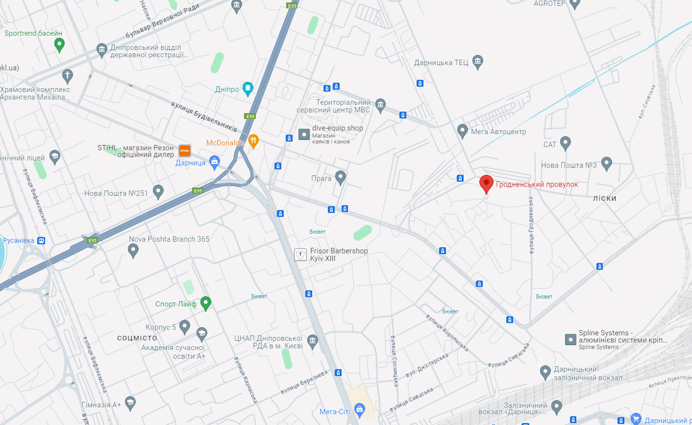 На стенах - пятна, кабели и трубы. Как выглядит самая дешевая "смарт"-квартира в Киеве (фото)