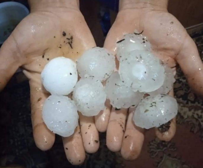 Побив автівки, будинки і врожай: у мережі показали, як град наробив лиха в Україні