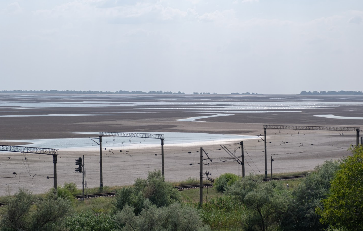 Годовщина подрыва Каховской ГЭС. Как выглядит бывшее водохранилище и "оживут" ли экосистемы