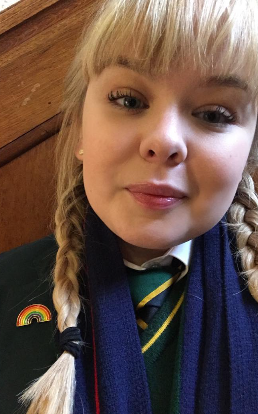 Какой была звезда "Бриджертонов" до сериала: будто другой человек (фото)