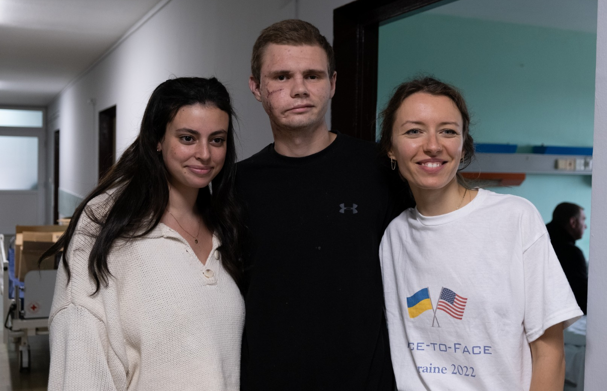 Хирурги США бесплатно прооперируют украинцев, которые получили травмы из-за войны