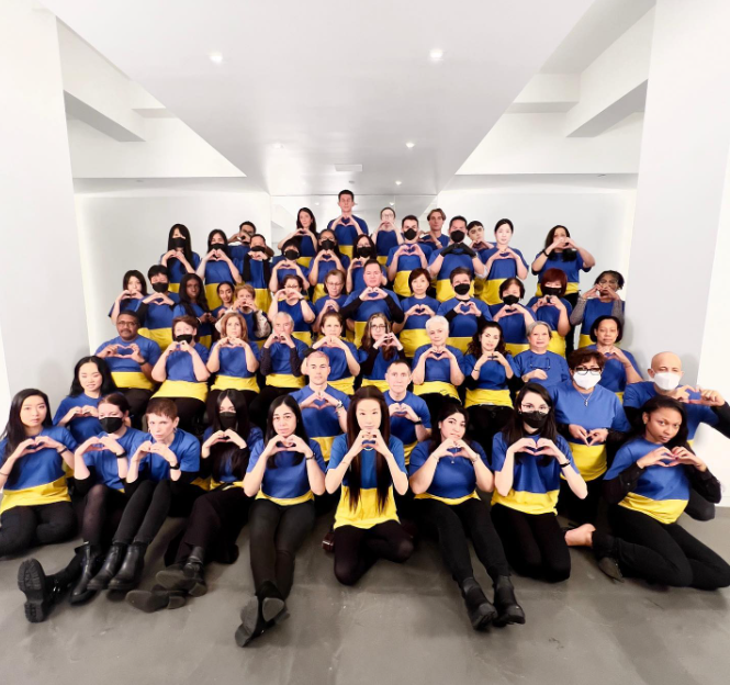 Неймовірна Віра Вонг з розмахом відсвяткувала 75-річчя. Як виглядає дизайнерка, яка "забула" про вік