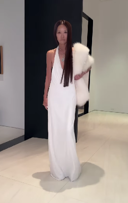 Неймовірна Віра Вонг з розмахом відсвяткувала 75-річчя. Як виглядає дизайнерка, яка "забула" про вік