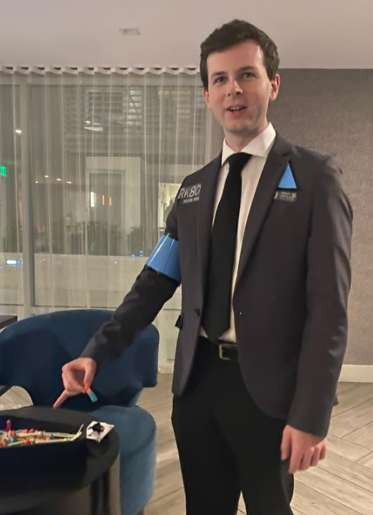 Он сыграл Карла в "Ходячих мертвецах", а сейчас стал настоящим красавчиком. Как изменился актер Чендлер Риггз