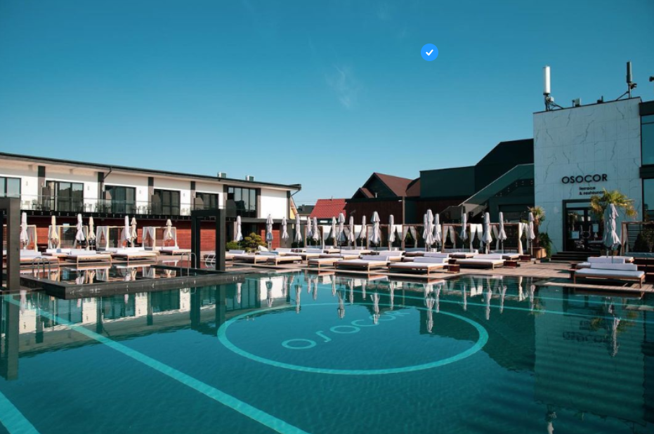 Порятунок від спеки у Києві. Де можна відпочити біля басейну і скільки це коштує