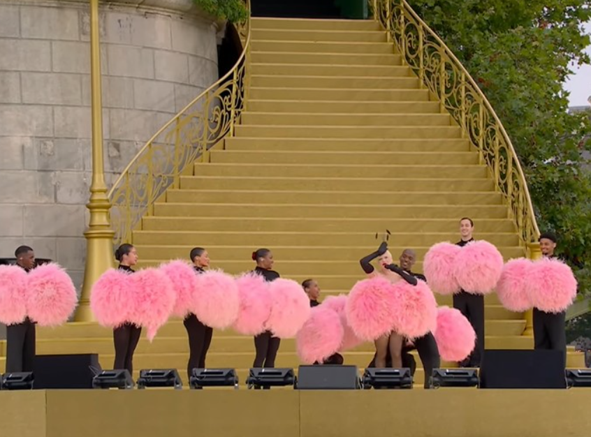 Олимпийские игры 2024: яркие фото и видео с церемонии открытия в Париже