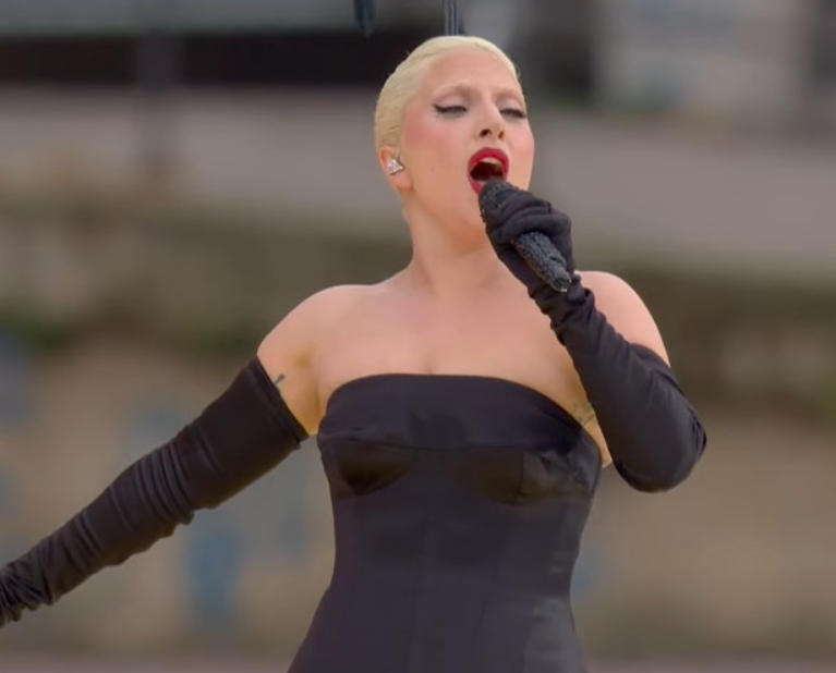 Олімпійські ігри 2024: яскраві фото і відео з церемонії відкриття в Парижі