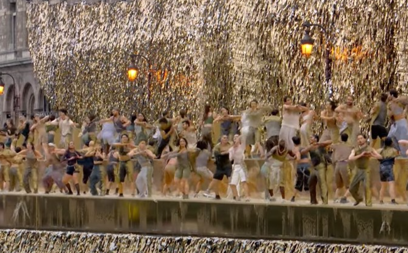 Олімпійські ігри 2024: яскраві фото і відео з церемонії відкриття в Парижі