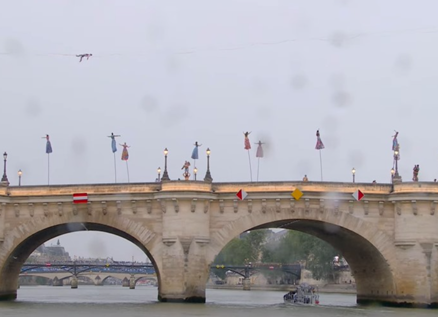 Олімпійські ігри 2024: яскраві фото і відео з церемонії відкриття в Парижі