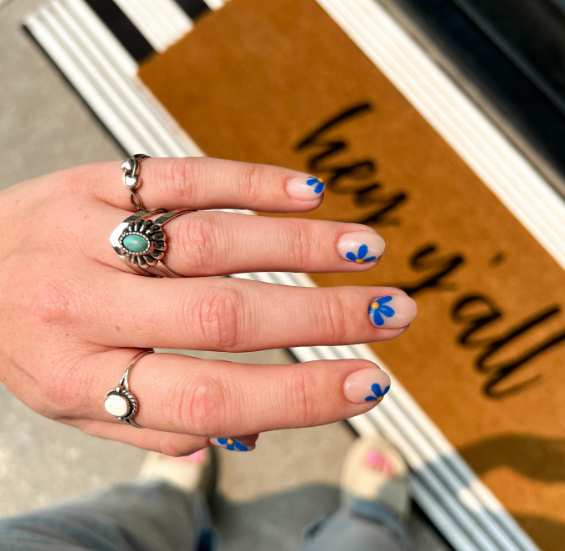 5 ідей трендового манікюру на короткі нігті. "Дорогі" дизайни для будь-якого віку