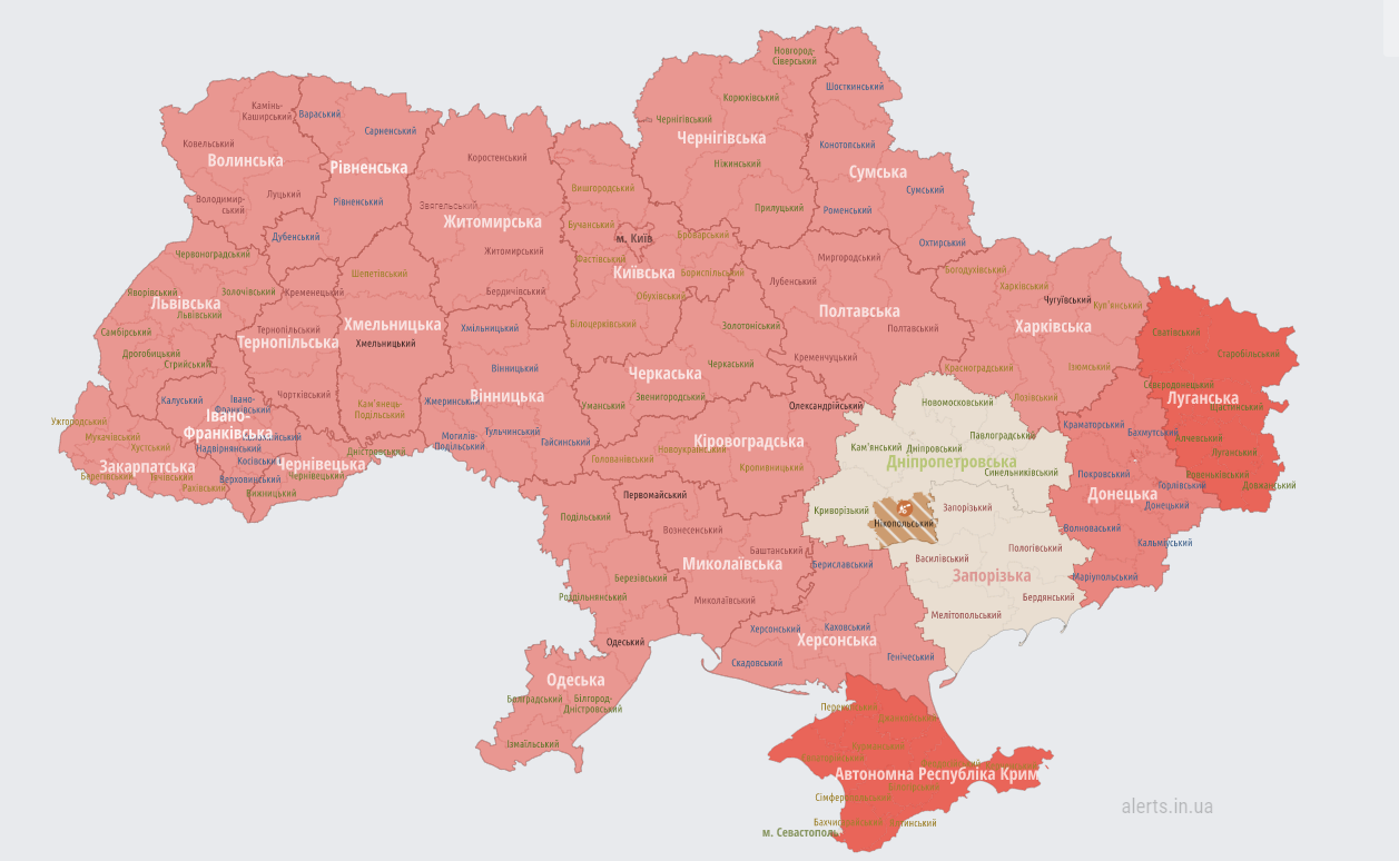 В Україні масштабна повітряна тривога: що відомо