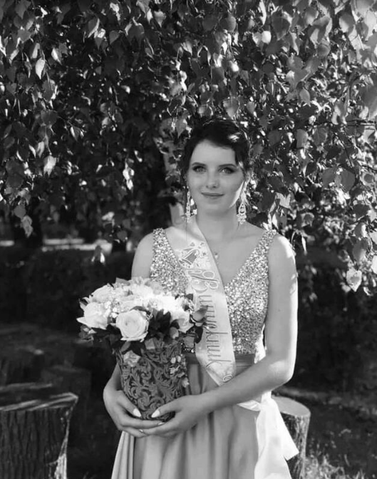 "Віддала життя за Україну". На фронті загинула 19-річна Юлія Бояновська