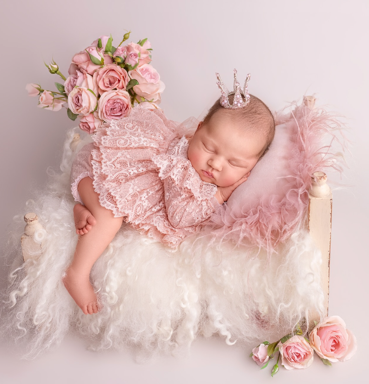 Кот і Татарінцева довели до сліз кадрами з маленькою донечкою: "Наше котенятко"