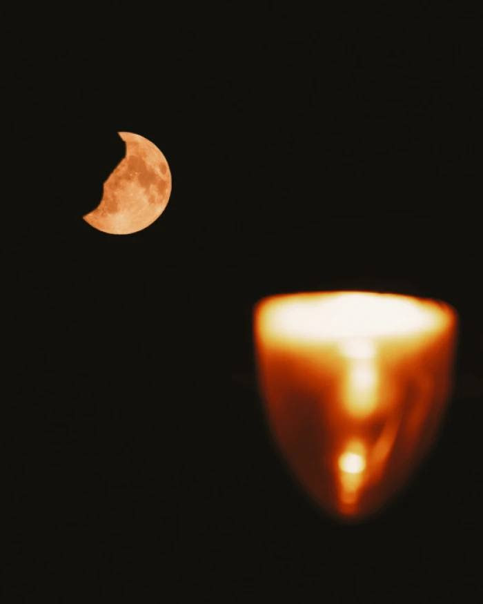 Над Україною - "Осетровий" Місяць. Неймовірні фото рідкісного явища