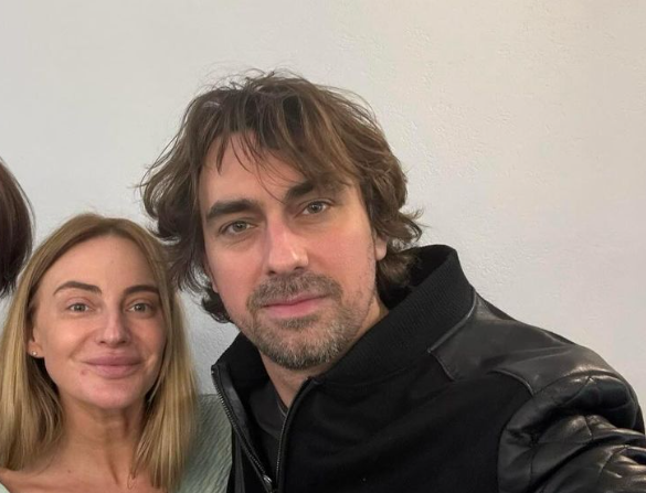 Звезда "Довбуша" впервые рассказал о сыновьях и красавице-жене: как выглядит избранница актера