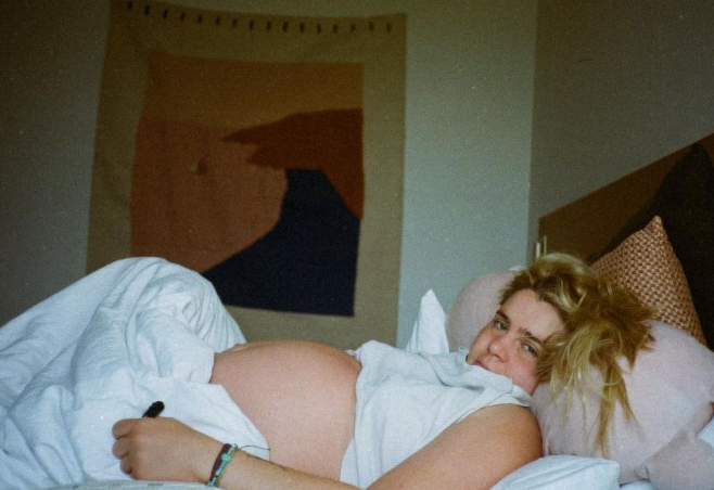 Відома актриса народила первістка та розсекретила його ім'я (фото)