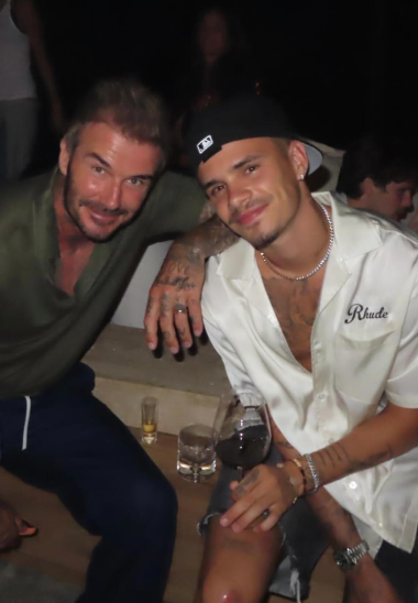 50-летняя Виктория Бекхэм очаровала "честными" фото в мини-шортах