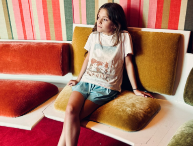 Зірка серіалу "Всі жінки - відьми" зачарувала рідкісними кадрами єдиної доньки