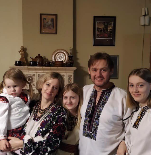 Плаче все місто. У Львові прощаються із родиною Базилевичів, чиє життя забрала РФ