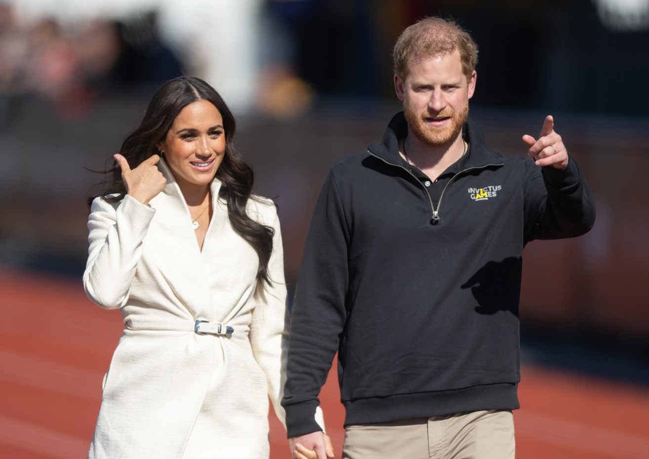 Меган Маркл намагалася здивувати Єлизавету II цим подарунком, але все закінчилося провалом