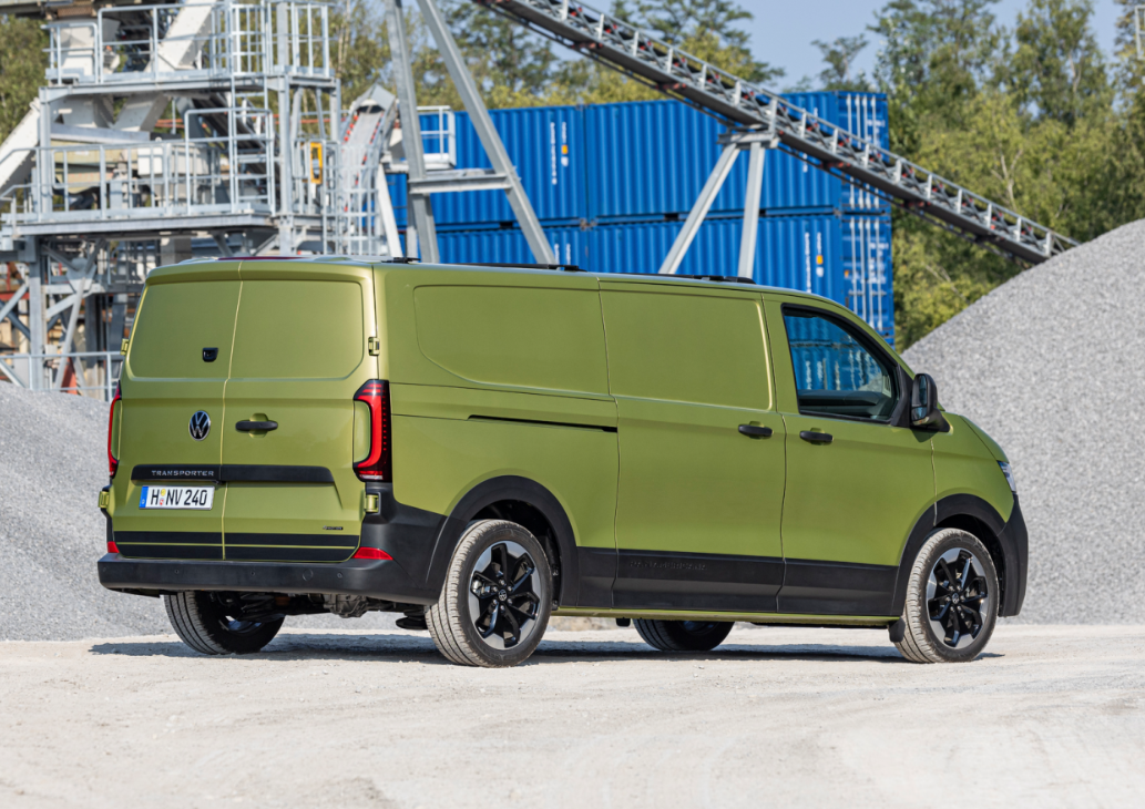 Новий Volkswagen Transporter представили офіційно: усі подробиці про популярний мікроавтобус