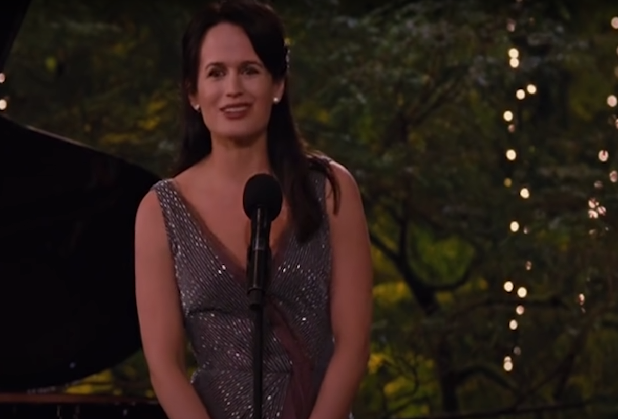 Як зараз виглядає актриса, яка зіграла Есмі Каллен у "Сутінках". Не старіє, немов вампір (фото)